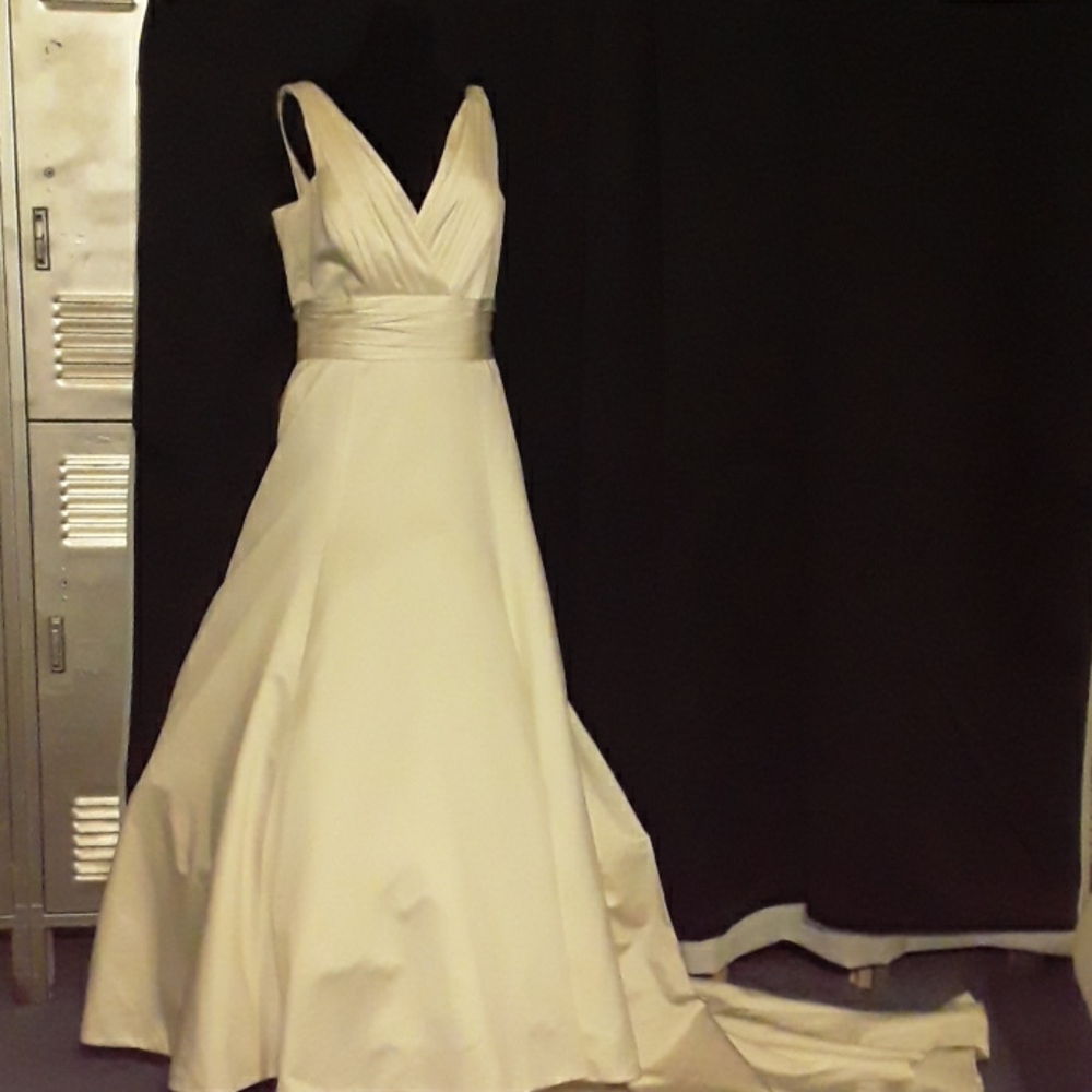 Oleg Cassini Ivory Ballgown Wedding Dress